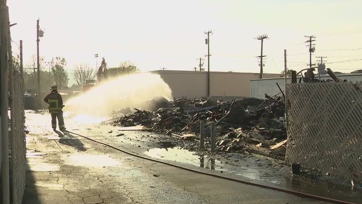 Amazon warehouse in South El Monte burns